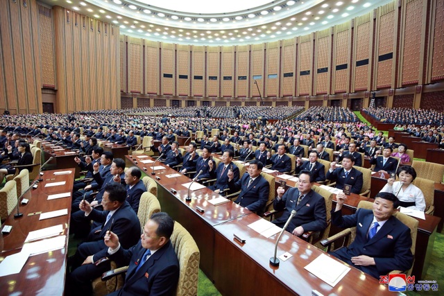 Hàng nghìn người Triều Tiên tuần hành chúc mừng Chủ tịch Kim Jong-un - Ảnh minh hoạ 8