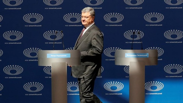2 lần ông Poroshenko lẻ loi tranh luận vì ông Zelenskiy làm lơ - 2 2 lần ông Poroshenko lẻ loi tranh luận vì ông Zelenskiy làm lơ - 2