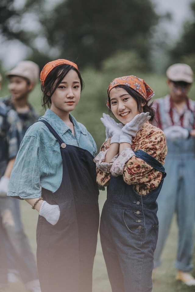 Ảnh kỷ yếu “nông trại vui vẻ” trên thảo nguyên của học sinh Nghệ An - 4 Ảnh kỷ yếu “nông trại vui vẻ” trên thảo nguyên của học sinh Nghệ An - 4