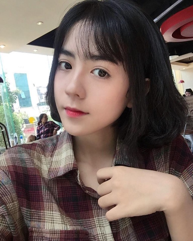 Hot girl hờn dỗi và phản ứng diễn sâu gặp máy ảnh gây sốt mạng - 5 Hot girl hờn dỗi và phản ứng diễn sâu gặp máy ảnh gây sốt mạng - 5