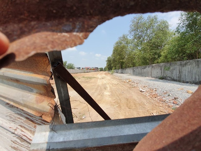 Hàng trăm hecta đất cấm bị xẻ thịt, nhà trái phép mọc... như nấm tại TP.HCM! - 6 Hàng trăm hecta đất cấm bị xẻ thịt, nhà trái phép mọc... như nấm tại TP.HCM! - 6