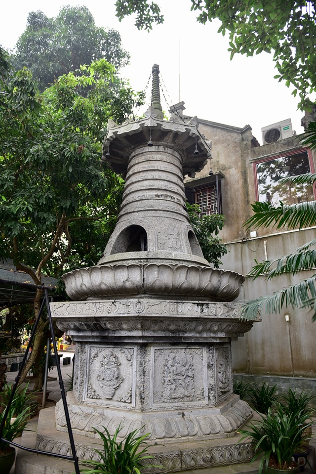 Tượng Phật từ đá quý nguyên khối trong ngôi chùa nghìn năm tuổi ở Hà Nội - 9