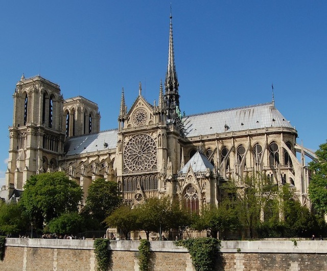 Lịch sử hơn 850 năm và những con số “biết nói” về nhà thờ Đức Bà Paris - 1 Lịch sử hơn 850 năm và những con số “biết nói” về nhà thờ Đức Bà Paris - 1