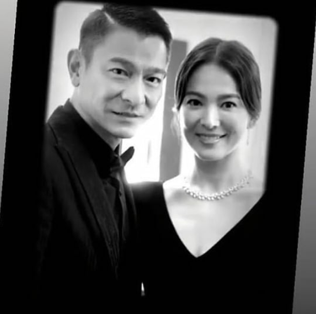 Song Hye Kyo lại khiến fan đồn đoán vì không đeo nhẫn cưới - 10 Song Hye Kyo lại khiến fan đồn đoán vì không đeo nhẫn cưới - 10