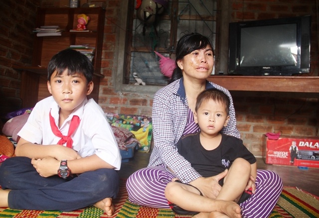 Tận cùng đau khổ sau tai hoạ phá nát “tổ ấm” của gia đình ngư dân bám biển Hoàng Sa - 3 Tận cùng đau khổ sau tai hoạ phá nát “tổ ấm” của gia đình ngư dân bám biển Hoàng Sa - 3