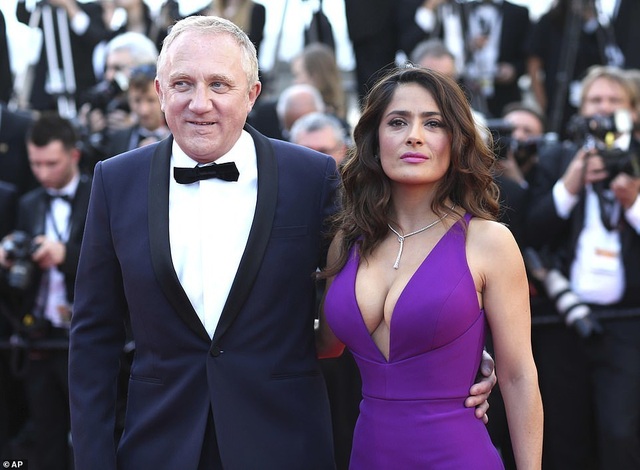Nữ diễn viên Salma Hayek tự hào vì chồng đóng góp 100 triệu euro - 4 Nữ diễn viên Salma Hayek tự hào vì chồng đóng góp 100 triệu euro - 4