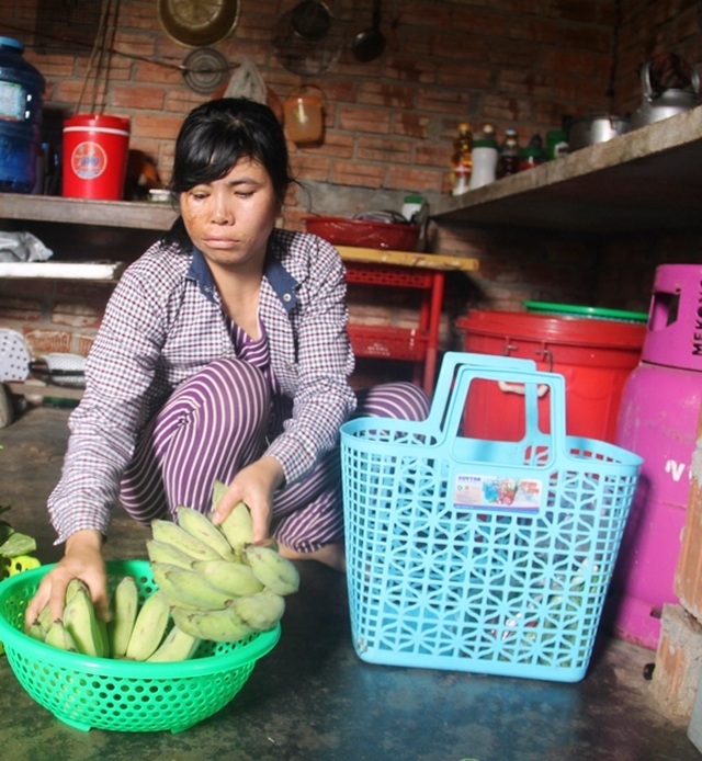 Tận cùng đau khổ sau tai hoạ phá nát “tổ ấm” của gia đình ngư dân bám biển Hoàng Sa - 4 Tận cùng đau khổ sau tai hoạ phá nát “tổ ấm” của gia đình ngư dân bám biển Hoàng Sa - 4