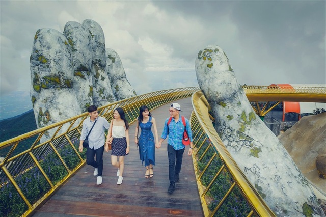 “Để làm du lịch, phải đưa những công nghệ giải trí hiện đại của thế giới vào” - 2 “Để làm du lịch, phải đưa những công nghệ giải trí hiện đại của thế giới vào” - 2