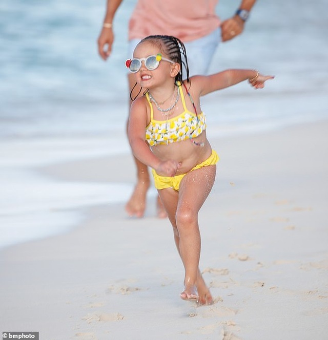 Tamara Ecclestone vui đùa trên biển cùng chồng con - 8 Tamara Ecclestone vui đùa trên biển cùng chồng con - 8