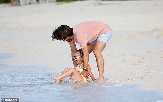 Tamara Ecclestone vui đùa trên biển cùng chồng con - 5 Tamara Ecclestone vui đùa trên biển cùng chồng con - 5