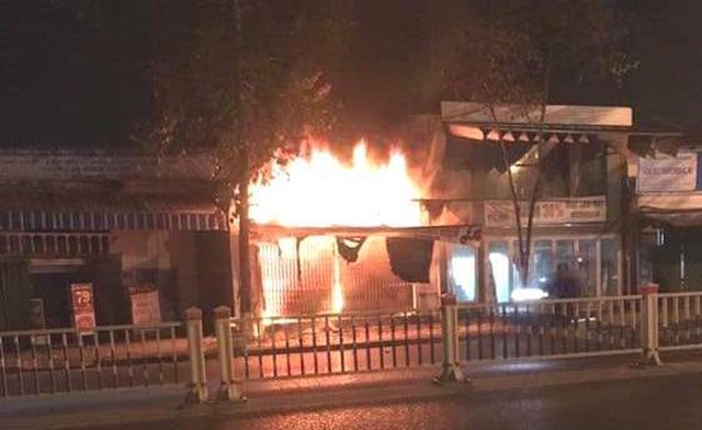 Hình ảnh hiện trường vụ cháy nổ tại cửa hàng sửa xe máy ở Hà Nội