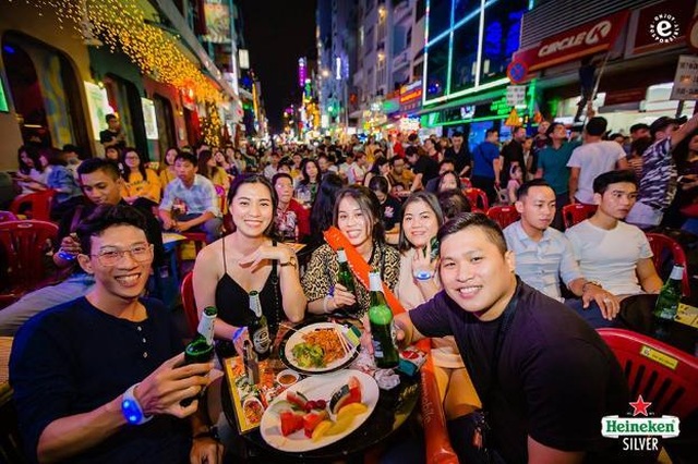 Khuấy động giới trẻ từ Bùi Viện đến Tạ Hiện, Heineken Silver khẳng định độ hot trong giới trẻ - 9 Khuấy động giới trẻ từ Bùi Viện đến Tạ Hiện, Heineken Silver khẳng định độ hot trong giới trẻ - 9