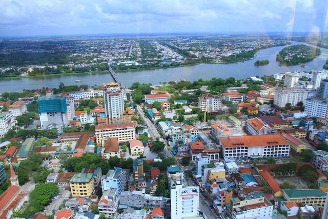 Ghi hình, phạt nguội người xả rác, tiểu tiện bừa bãi nơi công cộng - 1 Ghi hình, phạt nguội người xả rác, tiểu tiện bừa bãi nơi công cộng - 1