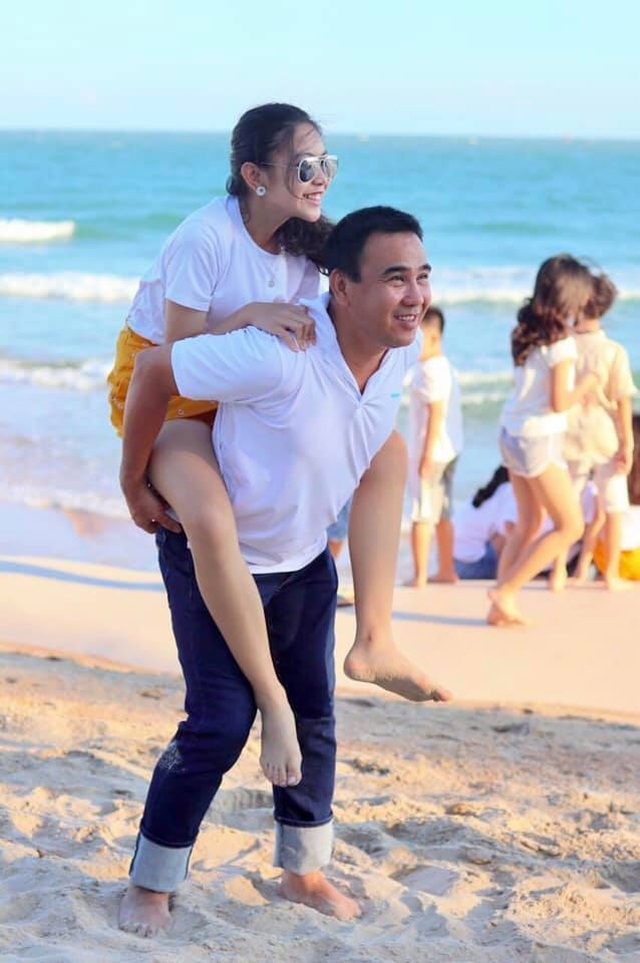 Con gái Quyền Linh ra dáng thiếu nữ xinh đẹp dịu dàng như Hoa hậu tương lai - 9 Con gái Quyền Linh ra dáng thiếu nữ xinh đẹp dịu dàng như Hoa hậu tương lai - 9