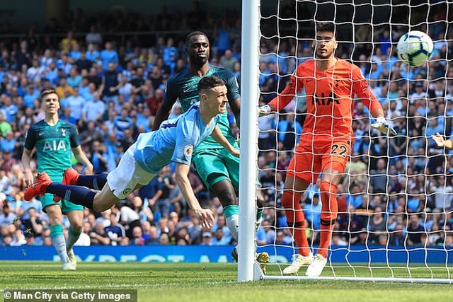 Man City 1-0 Tottenham: Bàn thắng ra mắt của tài năng trẻ Foden - 10