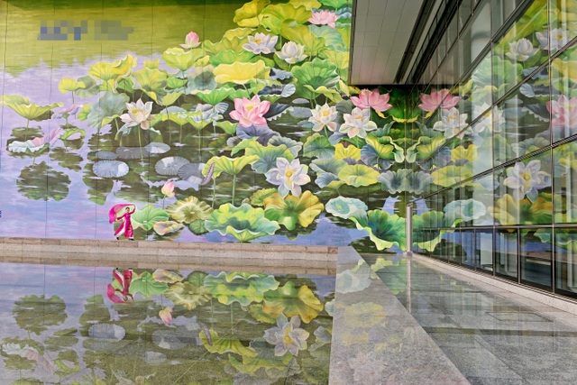 Tranh hoa sen khổng lồ ở sân bay Nội Bài được vinh danh giải Vàng tại Italy - 4