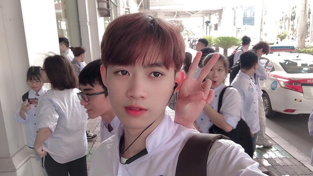 7 giây lên sóng truyền hình bình luận về ẩm thực, nam sinh Sơn La bất ngờ nổi tiếng - 2 7 giây lên sóng truyền hình bình luận về ẩm thực, nam sinh Sơn La bất ngờ nổi tiếng - 2