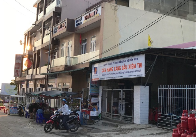 Đảo Lý Sơn thiếu xăng: Chở khẩn cấp 30.000 lít xăng ra đảo - 1 Đảo Lý Sơn thiếu xăng: Chở khẩn cấp 30.000 lít xăng ra đảo - 1