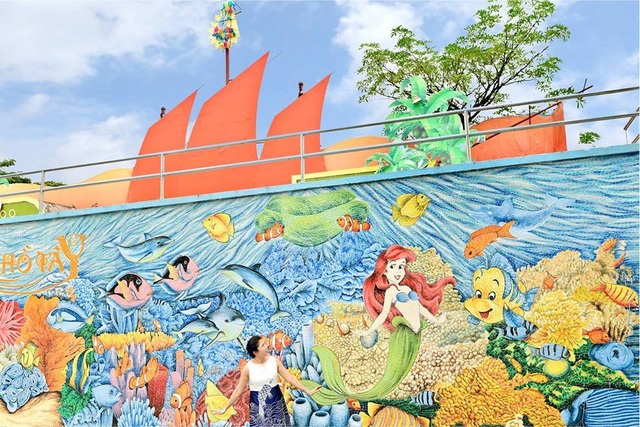 Tranh hoa sen khổng lồ ở sân bay Nội Bài được vinh danh giải Vàng tại Italy - 6