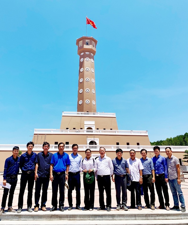 Cột cờ Hà Nội ở Mũi Cà Mau đang dần hoàn thiện - 3 Cột cờ Hà Nội ở Mũi Cà Mau đang dần hoàn thiện - 3