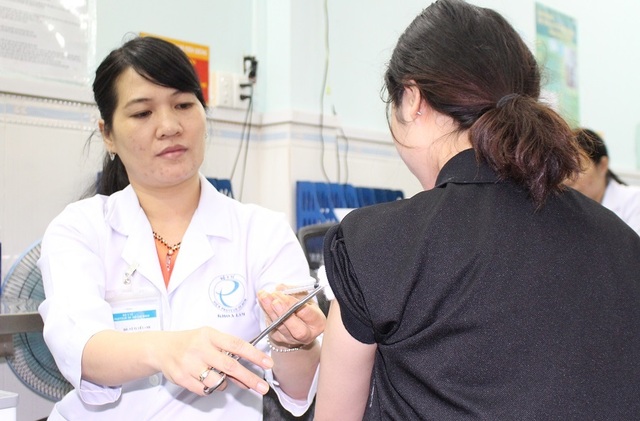 Bệnh uốn ván chích ngừa vài trăm nghìn, mắc bệnh tốn trăm triệu - 4 Bệnh uốn ván chích ngừa vài trăm nghìn, mắc bệnh tốn trăm triệu - 4