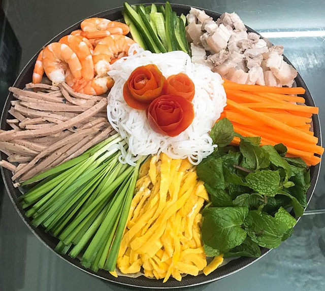 Hướng dẫn cách làm gỏi cuốn tôm thịt giải nóng ngày hè - 2 Hướng dẫn cách làm gỏi cuốn tôm thịt giải nóng ngày hè - 2
