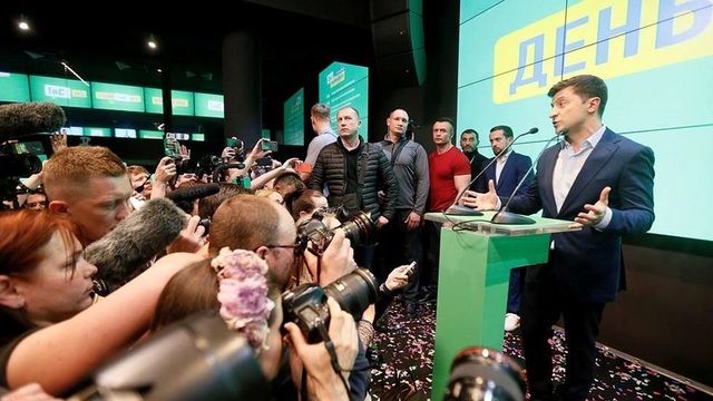 Ông Zelenskiy thề chấm dứt xung đột ở miền đông Ukraine - 1 Ông Zelenskiy thề chấm dứt xung đột ở miền đông Ukraine - 1