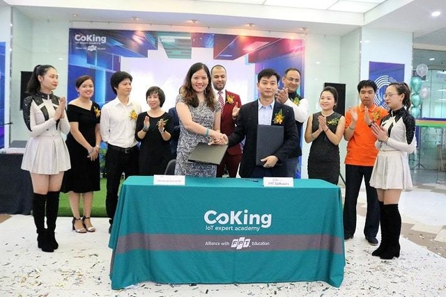 Ra mắt học viện IoT - FPT Coking tại Hà Nội - 2 Ra mắt học viện IoT - FPT Coking tại Hà Nội - 2