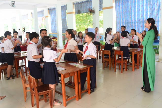 ATGT ở trẻ tiểu học: Khi các cuộc thi tìm hiểu phát huy hết vai trò - 2 ATGT ở trẻ tiểu học: Khi các cuộc thi tìm hiểu phát huy hết vai trò - 2