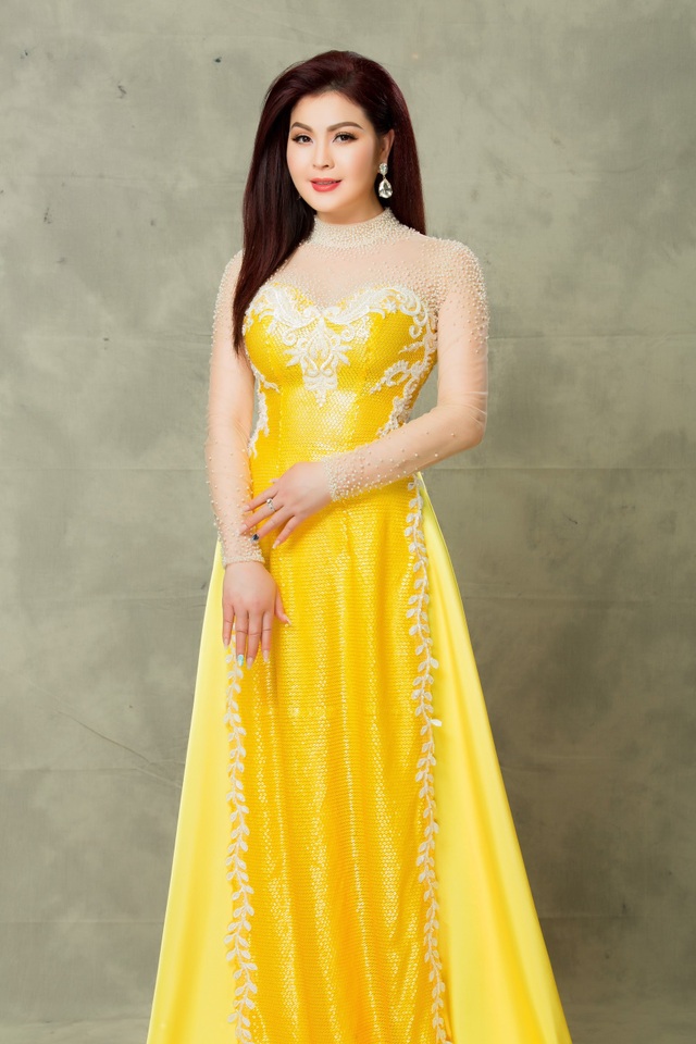 Diễn viên Yến Vy dần cởi mở hơn sau 11 năm trốn showbiz Việt sang Mỹ - 1 Diễn viên Yến Vy dần cởi mở hơn sau 11 năm trốn showbiz Việt sang Mỹ - 1