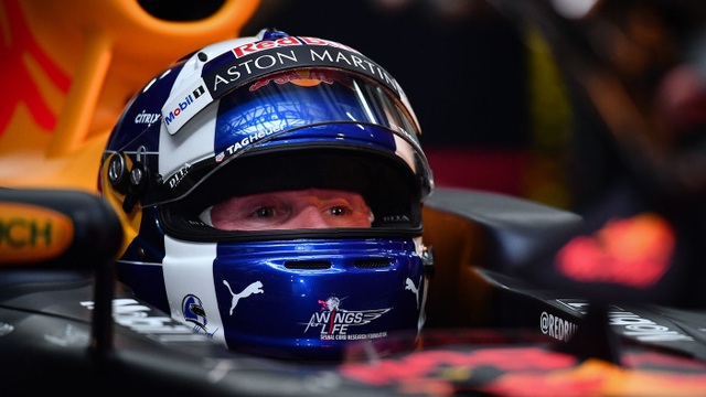 Ngồi cùng David Coulthard trong chiếc xe đua F1 biểu diễn tại Hà Nội - 2