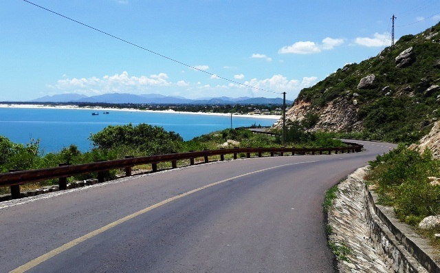 Đầu tư hơn 1.200 tỷ đồng xây hơn 24 km đường ven biển - 1 Đầu tư hơn 1.200 tỷ đồng xây hơn 24 km đường ven biển - 1