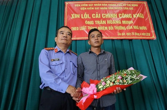 Viện Kiểm sát huyện Cần Giờ công khai xin lỗi người bị oan sai - 1 Viện Kiểm sát huyện Cần Giờ công khai xin lỗi người bị oan sai - 1
