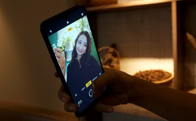 Đánh giá Realme 3: pin “trâu”, camera tốt trong tầm giá 4 triệu - 5 Đánh giá Realme 3: pin “trâu”, camera tốt trong tầm giá 4 triệu - 5
