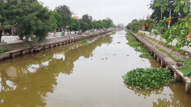 Ninh Bình: Dự án nạo vét sông 10 năm vẫn dở dang, chưa bàn giao đã xuống cấp! - 1 Ninh Bình: Dự án nạo vét sông 10 năm vẫn dở dang, chưa bàn giao đã xuống cấp! - 1
