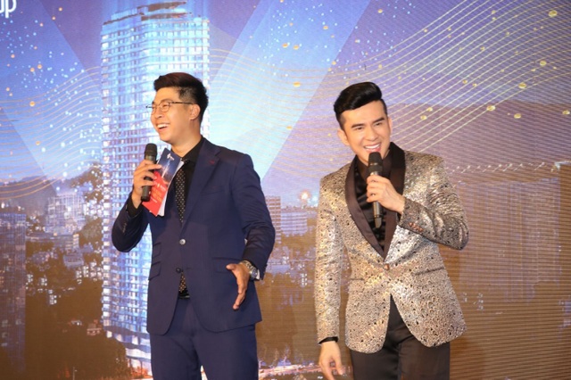 Đan Trường xuất hiện như “nam thần tuổi 20” tại thành phố biển Quy Nhơn - 3 Đan Trường xuất hiện như “nam thần tuổi 20” tại thành phố biển Quy Nhơn - 3