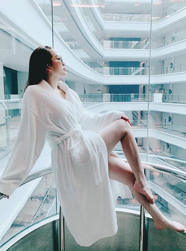 Hà Hồ, Kỳ Duyên và dàn mỹ nhân đua nhau diện áo tắm sexy, du hí sang chảnh - 12 Hà Hồ, Kỳ Duyên và dàn mỹ nhân đua nhau diện áo tắm sexy, du hí sang chảnh - 12