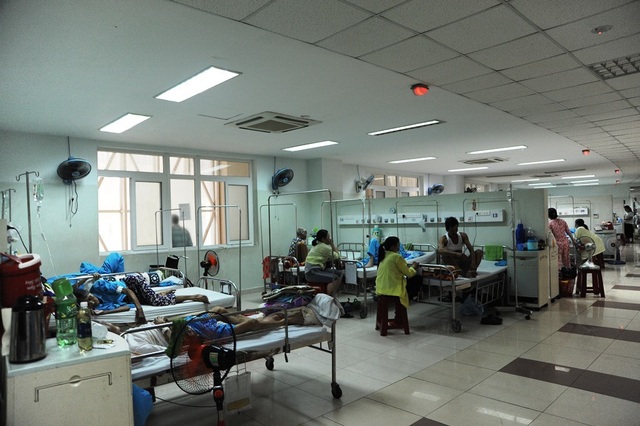 Trong 6 năm, số bệnh nhân ung thư phát hiện mới tăng hơn 31% - 2 Trong 6 năm, số bệnh nhân ung thư phát hiện mới tăng hơn 31% - 2