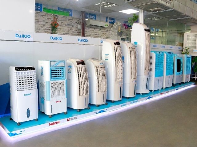 Cửa hàng, siêu thị điện máy vừa mừng vừa lo khi nắng nóng tới - 3 Cửa hàng, siêu thị điện máy vừa mừng vừa lo khi nắng nóng tới - 3