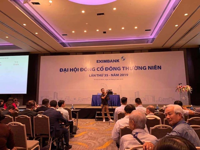Vừa có Chủ tịch HĐQT mới, Eximbank lại tiếp tục hoãn đại hội cổ đông - 1 Vừa có Chủ tịch HĐQT mới, Eximbank lại tiếp tục hoãn đại hội cổ đông - 1