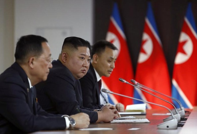Những hình ảnh ấn tượng về chuyến thăm Nga lịch sử của ông Kim Jong-un - 11 Những hình ảnh ấn tượng về chuyến thăm Nga lịch sử của ông Kim Jong-un - 11