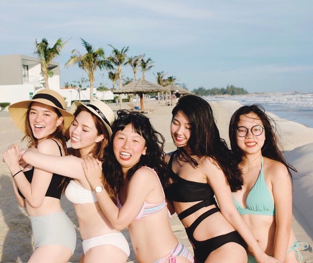 Nữ game thủ xinh đẹp Trinh Xíu khoe dáng với bikini cut-out - 4 Nữ game thủ xinh đẹp Trinh Xíu khoe dáng với bikini cut-out - 4