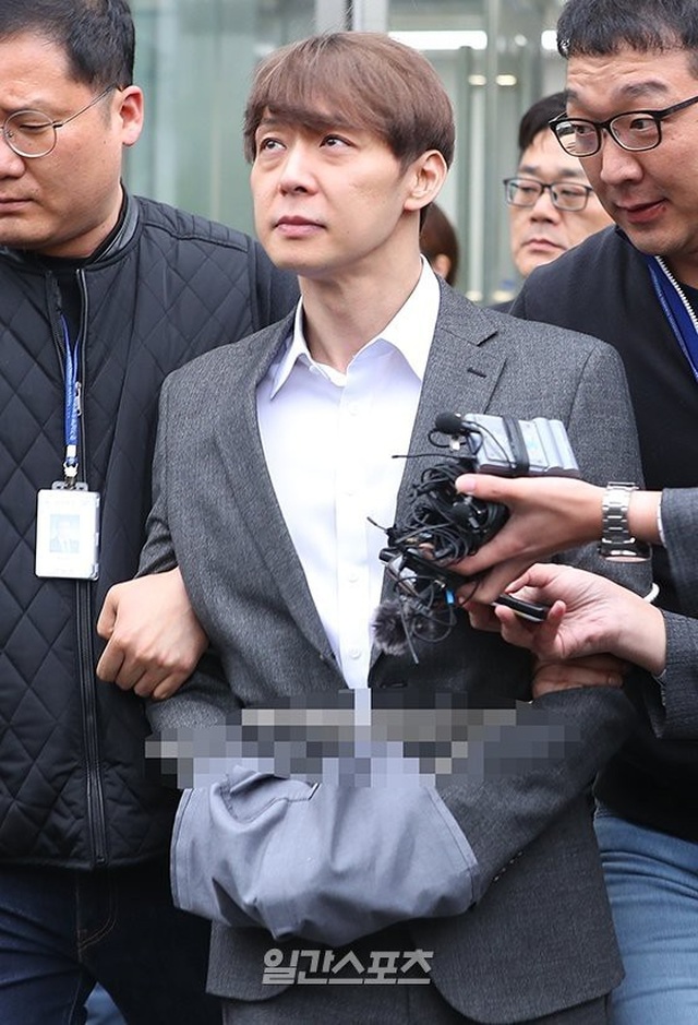 “Hoàng tử gác mái” Park Yoochun chính thức bị bắt vì tội sử dụng ma túy - 7 “Hoàng tử gác mái” Park Yoochun chính thức bị bắt vì tội sử dụng ma túy - 7
