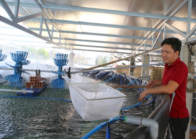 Chuyển mình từ “gió Lào, cát trắng” thành công nghiệp hiện đại, sau 44 năm giải phóng - 5 Chuyển mình từ “gió Lào, cát trắng” thành công nghiệp hiện đại, sau 44 năm giải phóng - 5
