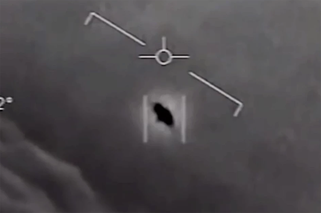 Hải quân Mỹ thừa nhận “nhiều lần” nhìn thấy UFO tại các căn cứ quân sự tối mật - 1 Hải quân Mỹ thừa nhận “nhiều lần” nhìn thấy UFO tại các căn cứ quân sự tối mật - 1