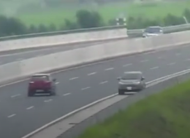 Phạt 7,5 triệu đồng, tước bằng lái 5 tháng tài xế đi ngược chiều trên cao tốc - 1 Phạt 7,5 triệu đồng, tước bằng lái 5 tháng tài xế đi ngược chiều trên cao tốc - 1