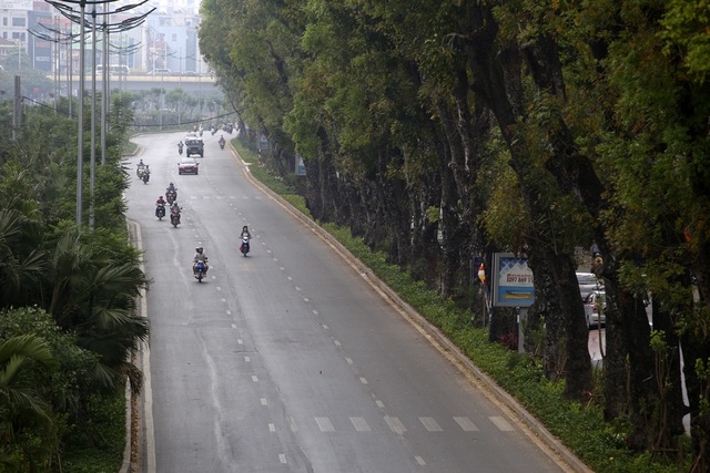 Phố phường Hà Nội vắng vẻ khác thường trong ngày nghỉ lễ - 5 Phố phường Hà Nội vắng vẻ khác thường trong ngày nghỉ lễ - 5