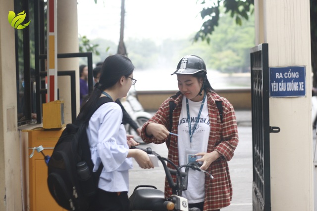 Thực hiện Ngày không xe máy, sinh viên ý thức về môi trường từ việc làm nhỏ - 3 Thực hiện Ngày không xe máy, sinh viên ý thức về môi trường từ việc làm nhỏ - 3