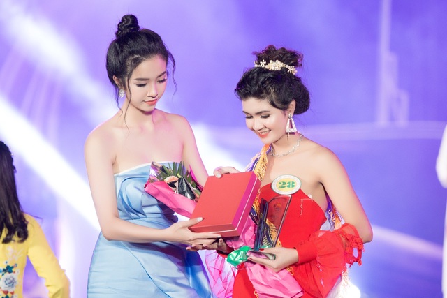 Tiểu Vy, Phương Nga, Thuý An “tướt mồ hôi” tìm sứ giả du lịch cho Ninh Thuận - 12 Tiểu Vy, Phương Nga, Thuý An “tướt mồ hôi” tìm sứ giả du lịch cho Ninh Thuận - 12