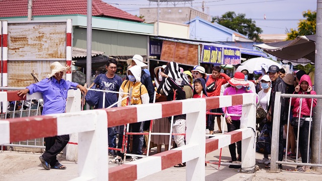 Gian nan đường về xã đảo “đổi gió” - 4 Gian nan đường về xã đảo “đổi gió” - 4